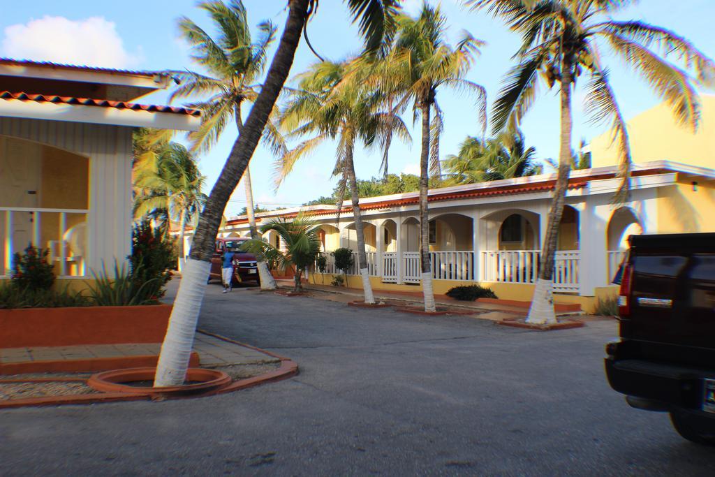 Coconut Inn Palm Beach Exterior foto